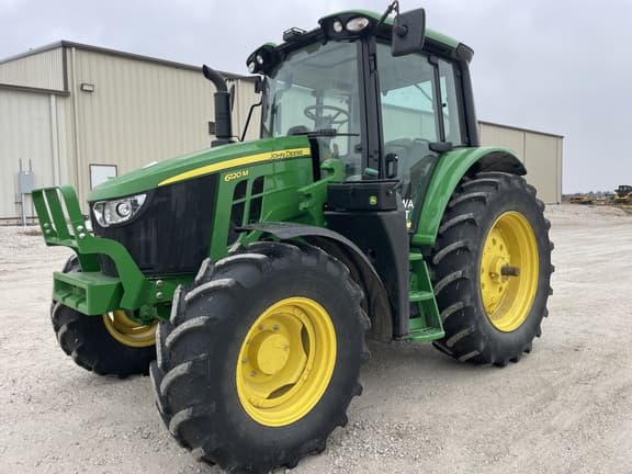 Image of John Deere 6120M equipment image 1