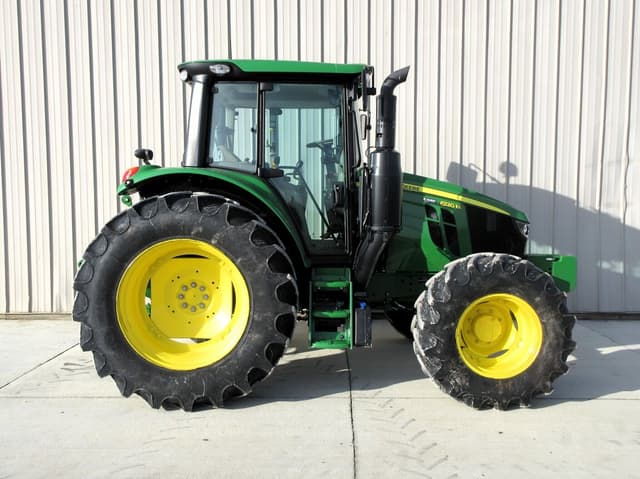 Image of John Deere 6120M equipment image 3