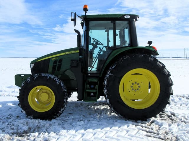 Image of John Deere 6120M equipment image 2