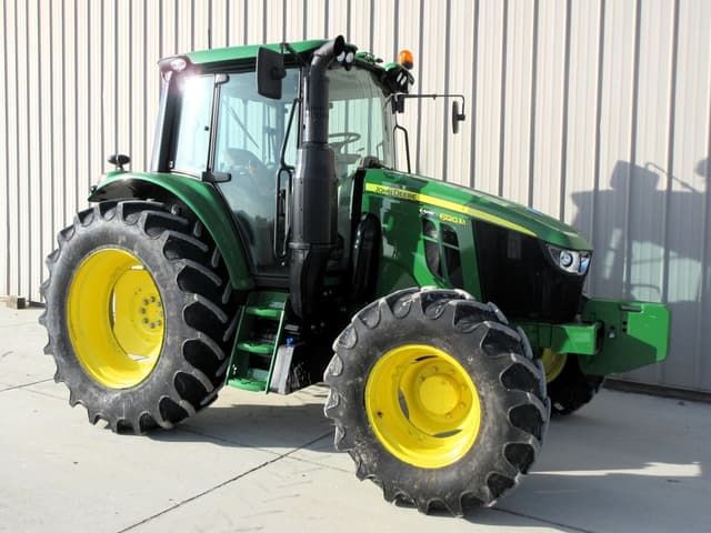 Image of John Deere 6120M equipment image 1