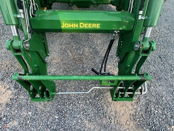 Image of John Deere 6120M equipment image 2