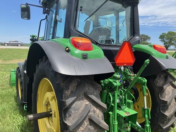 Image of John Deere 6120M equipment image 4