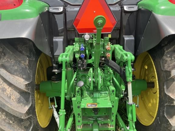 Image of John Deere 6120M equipment image 3