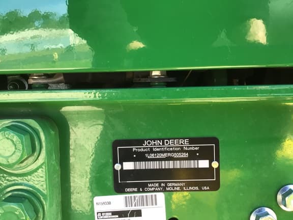 Image of John Deere 6120M equipment image 2