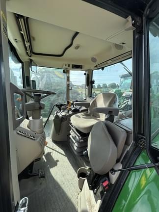 Image of John Deere 6120M equipment image 4