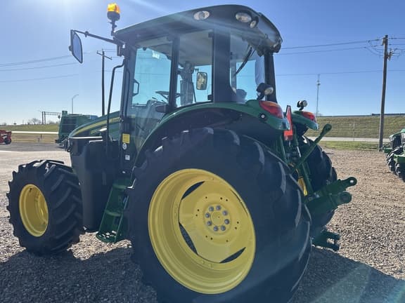 Image of John Deere 6120M equipment image 4