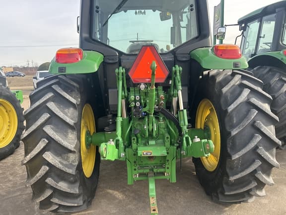Image of John Deere 6120M equipment image 4