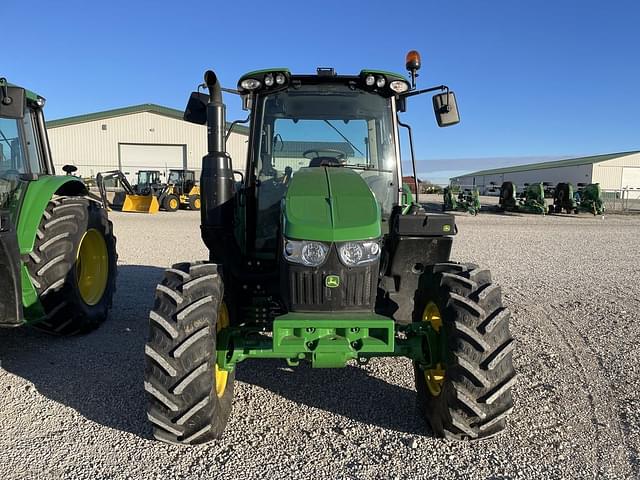 Image of John Deere 6120M equipment image 2