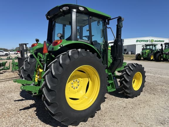 Image of John Deere 6120M equipment image 4