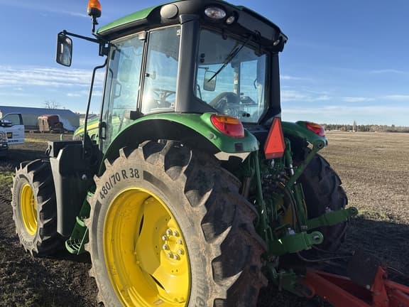 Image of John Deere 6120M equipment image 2