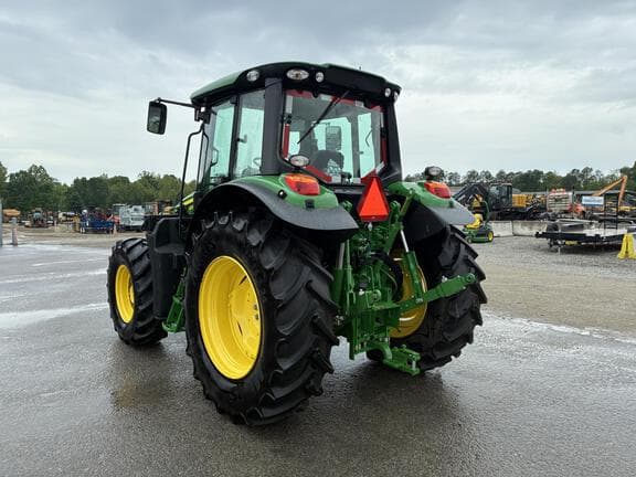 Image of John Deere 6120M equipment image 4