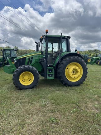 Image of John Deere 6120M equipment image 2