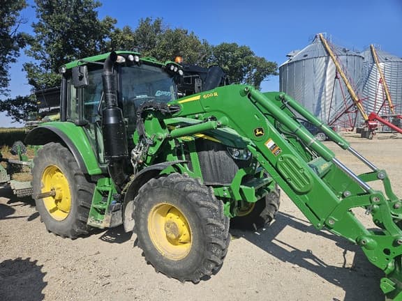 Image of John Deere 6120M equipment image 1