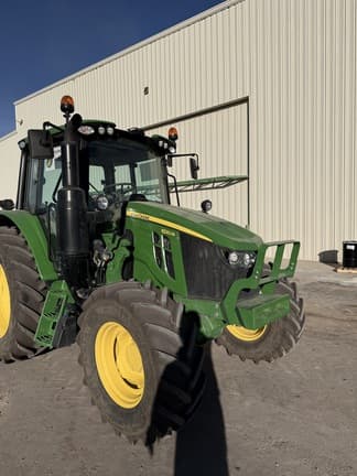 Image of John Deere 6120M equipment image 2