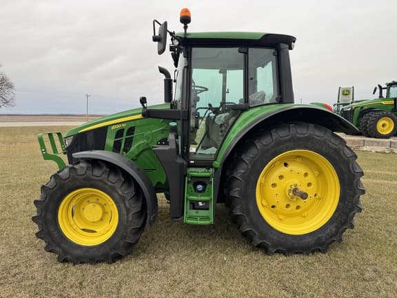 Image of John Deere 6120M equipment image 3