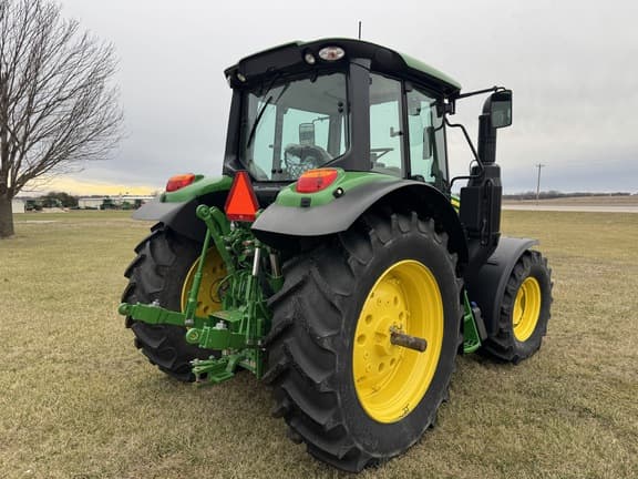 Image of John Deere 6120M equipment image 4
