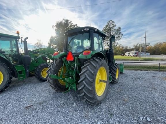 Image of John Deere 6120M equipment image 2