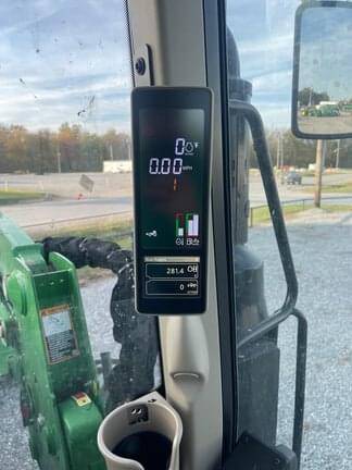 Image of John Deere 6120M equipment image 1