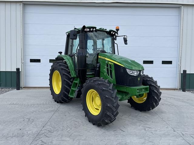 Image of John Deere 6120M equipment image 2