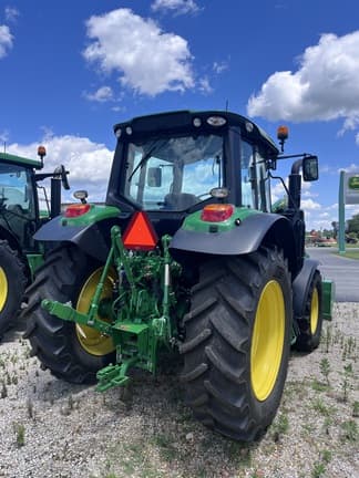 Image of John Deere 6120M equipment image 2