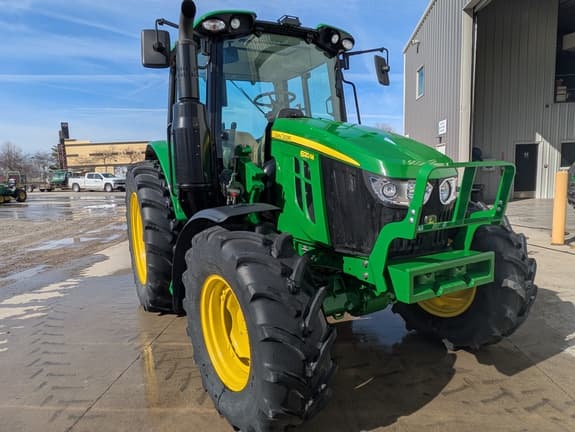 Image of John Deere 6120M equipment image 2