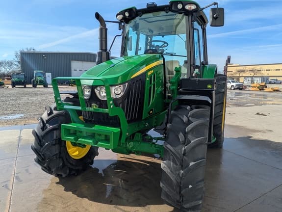 Image of John Deere 6120M equipment image 4