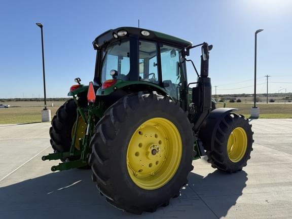 Image of John Deere 6120M equipment image 4