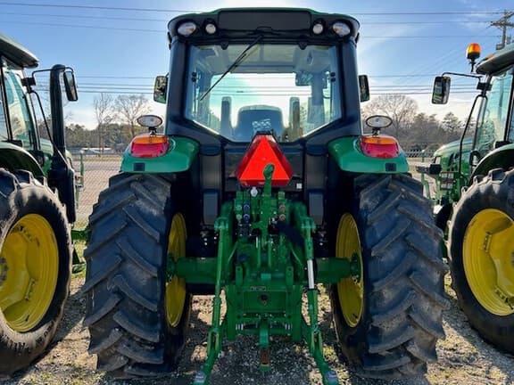 Image of John Deere 6120M equipment image 4