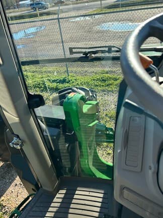 Image of John Deere 6120M equipment image 2