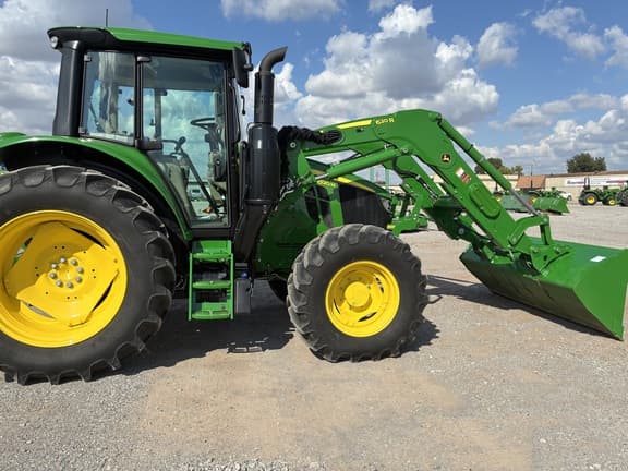 Image of John Deere 6120M equipment image 2