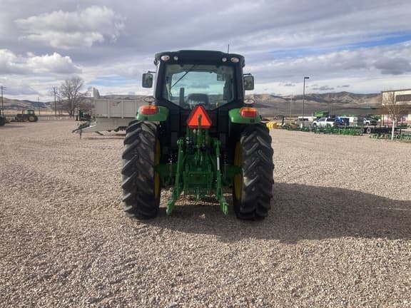 Image of John Deere 6120M equipment image 3