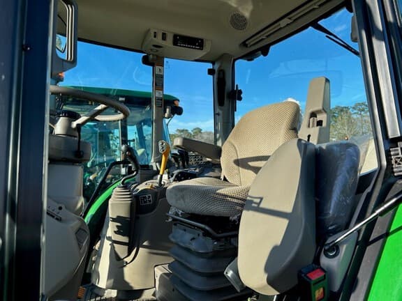 Image of John Deere 6120M equipment image 2