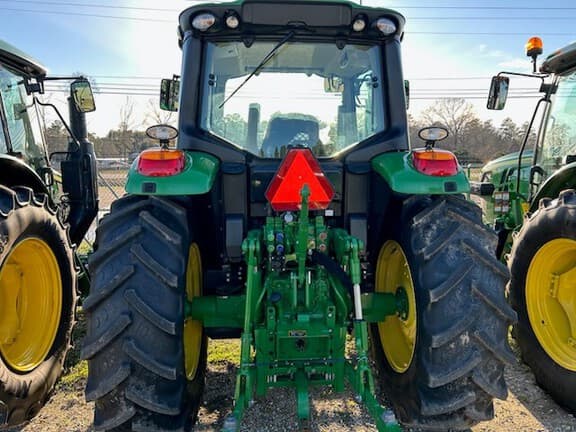 Image of John Deere 6120M equipment image 4