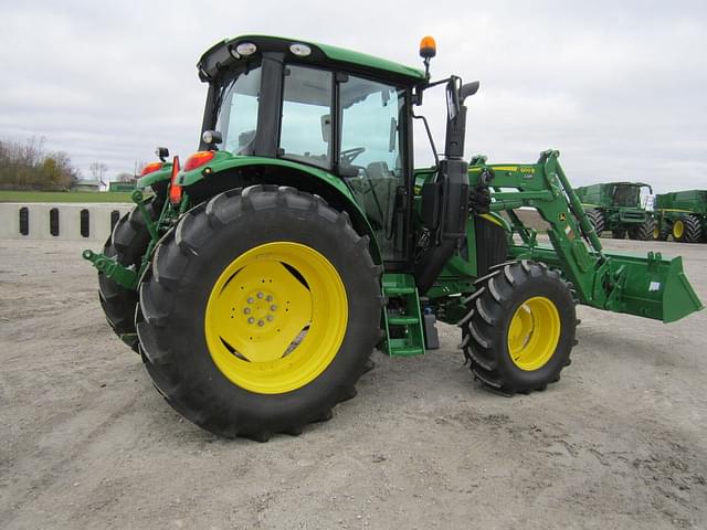 Image of John Deere 6120M equipment image 4