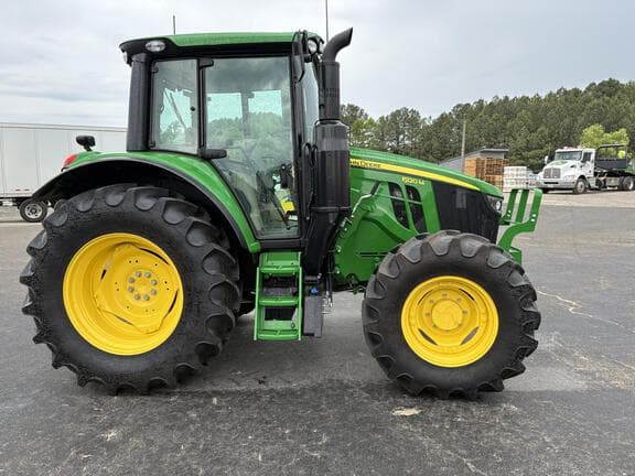 Image of John Deere 6120M equipment image 1