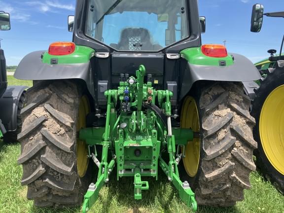 Image of John Deere 6120M equipment image 3