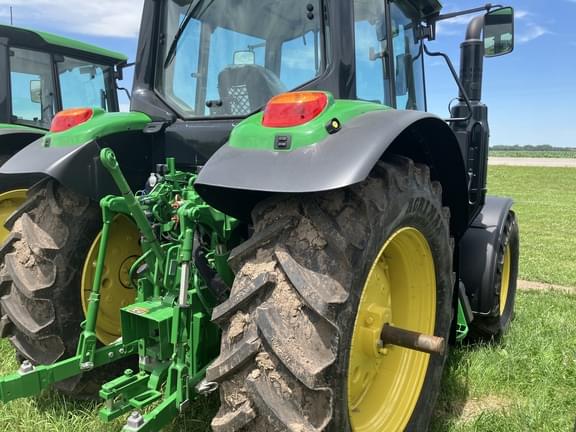 Image of John Deere 6120M equipment image 4