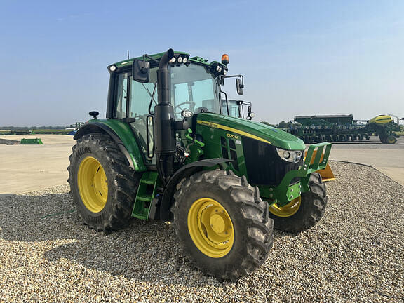 Image of John Deere 6120M equipment image 1