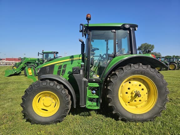 Image of John Deere 6120M equipment image 1