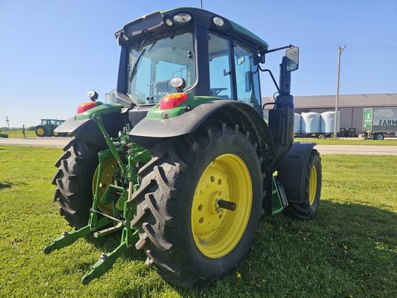 Image of John Deere 6120M equipment image 3