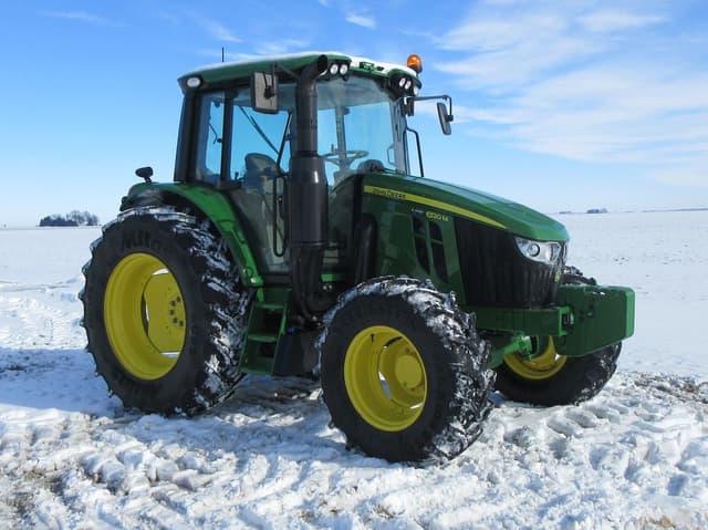 Image of John Deere 6120M equipment image 1