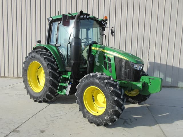 Image of John Deere 6120M equipment image 1
