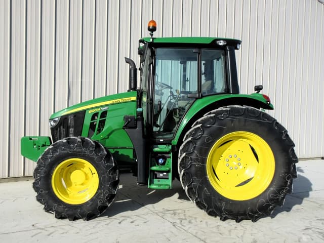 Image of John Deere 6120M equipment image 2
