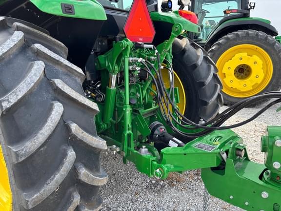 Image of John Deere 6120M equipment image 1