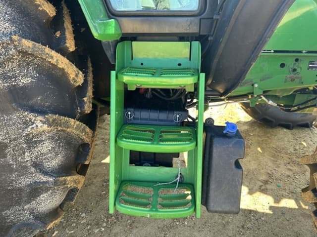 Image of John Deere 6120M equipment image 4