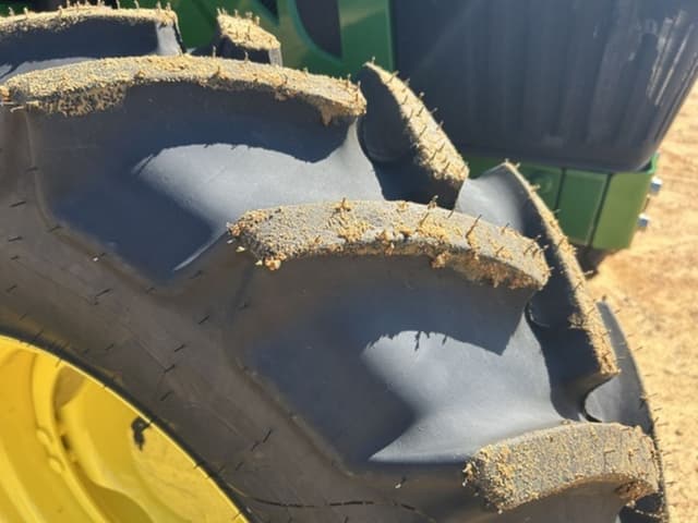 Image of John Deere 6120M equipment image 2