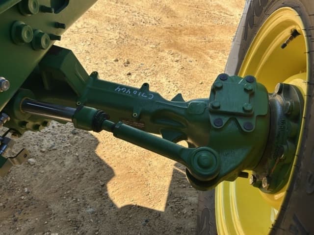 Image of John Deere 6120M equipment image 1