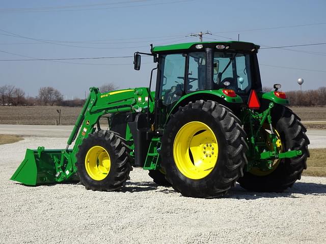 Image of John Deere 6120M equipment image 2