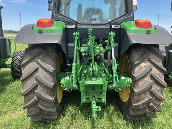 Image of John Deere 6120M equipment image 3