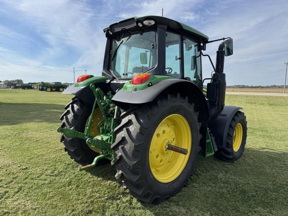 Image of John Deere 6120M equipment image 4